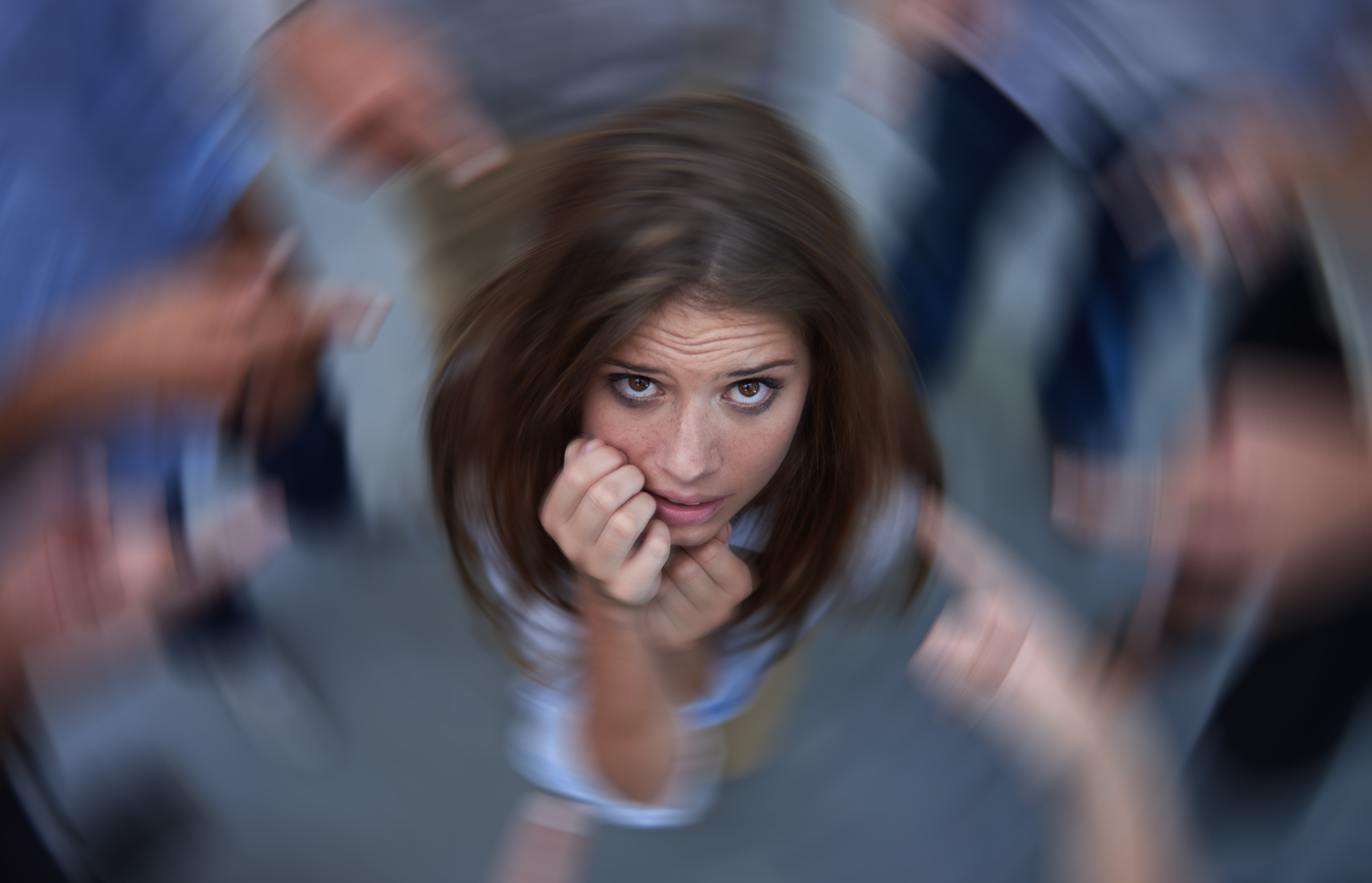 Vrouw met angst en onzekerheid