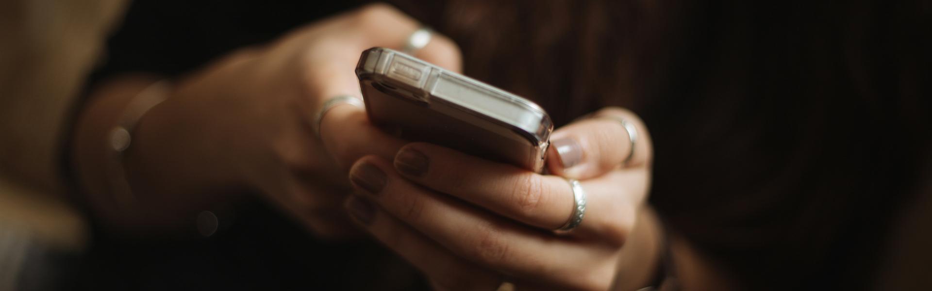 Telefoon in handen