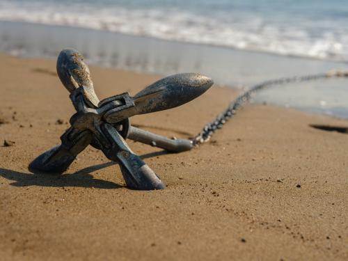 Anker op het strand, zee